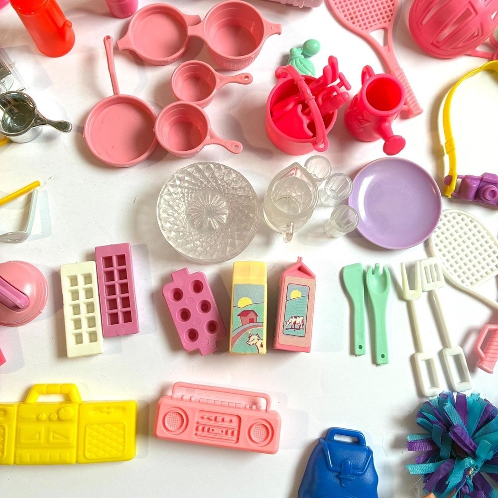 Vtg Barbie Accessories Lot Kitchen Sports Hat Pool Float Dishes Boom Box 100 pcs - Picture 5 of 12